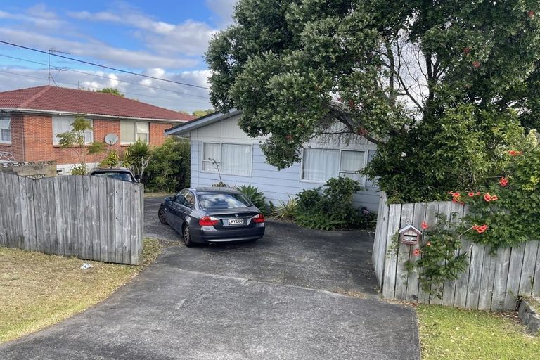 Photo of property in 73 Triangle Road, Massey, Auckland, 0614