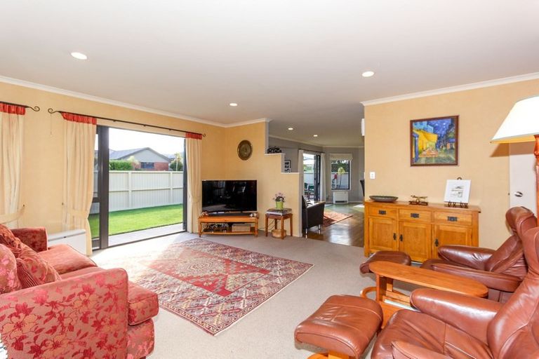 Photo of property in 1 Rotokare Crescent, Whalers Gate, New Plymouth, 4310