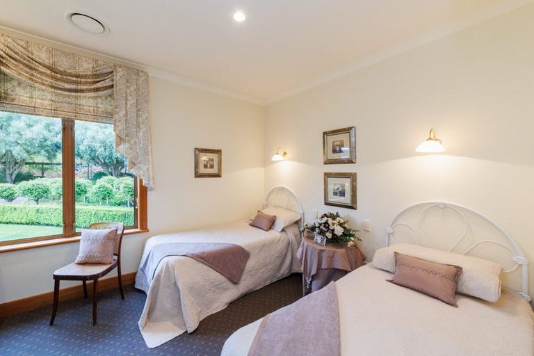 Photo of property in 5 Waicola Drive, Fitzherbert, Palmerston North, 4471