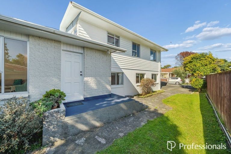 Photo of property in 3a Saint Ronans Avenue, Waterloo, Lower Hutt, 5011