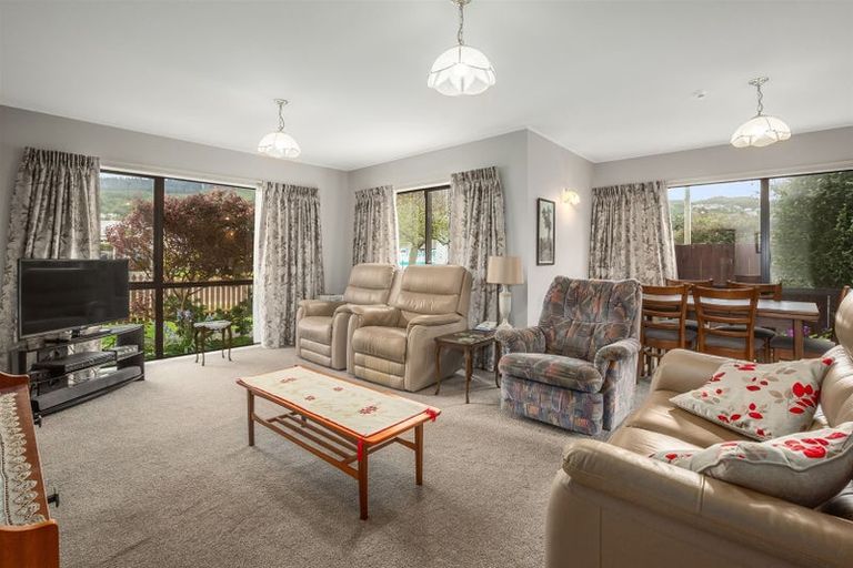 Photo of property in 60 Oxford Street, Tawa, Wellington, 5028