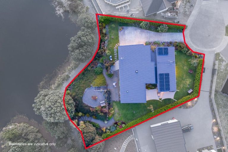 Photo of property in 18 Takahe Drive, Paraparaumu Beach, Paraparaumu, 5032