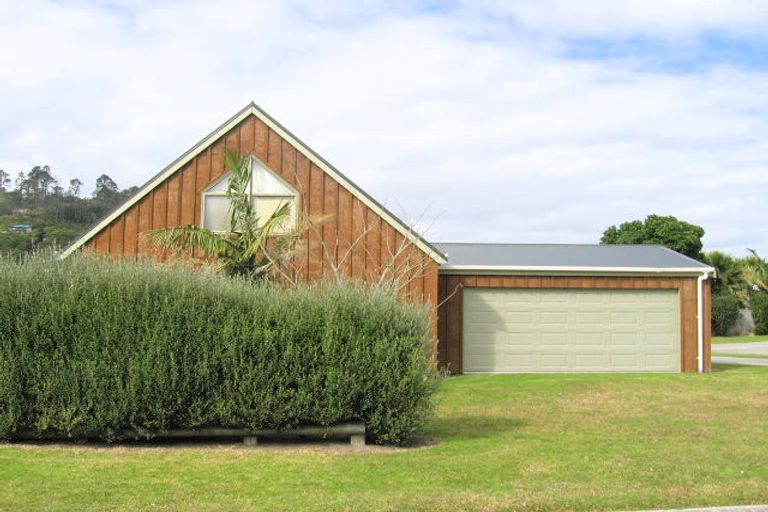 Photo of property in 17 Michelle Lane, Hahei, Whitianga, 3591