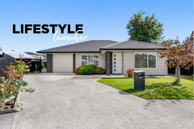 Photo of property in 12 Passchendaele Grove, Trentham, Upper Hutt, 5018