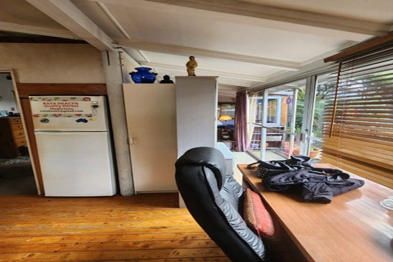 Photo of property in 4 Moana Crescent, Kennedy Bay, Coromandel, 3583