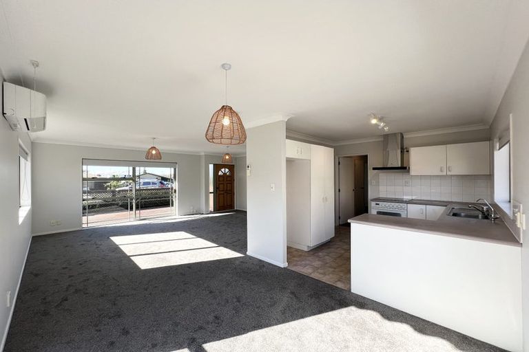 Photo of property in 48 Bodi Place, Te Atatu South, Auckland, 0610
