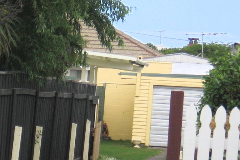 Photo of property in 16 Rex Street, Miramar, Wellington, 6022