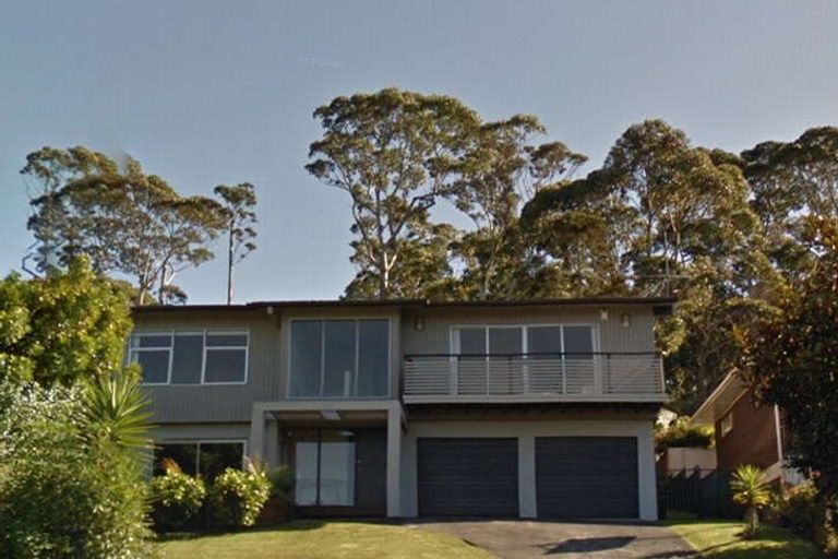 Photo of property in 42 Ravenwood Drive, Forrest Hill, Auckland, 0620
