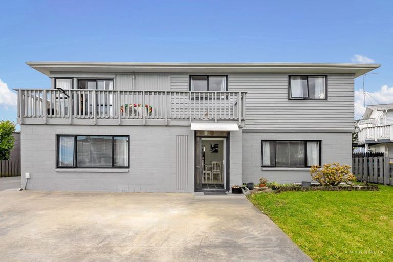 Photo of property in 13 Bodi Place, Te Atatu South, Auckland, 0610