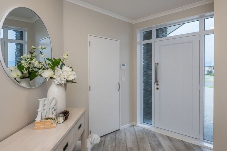 Photo of property in 30 Dal Din Drive, Otaki, 5512