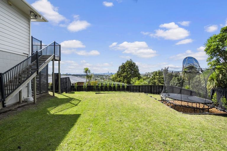 Photo of property in 15 Mcdowell Crescent, Hillcrest, Auckland, 0627