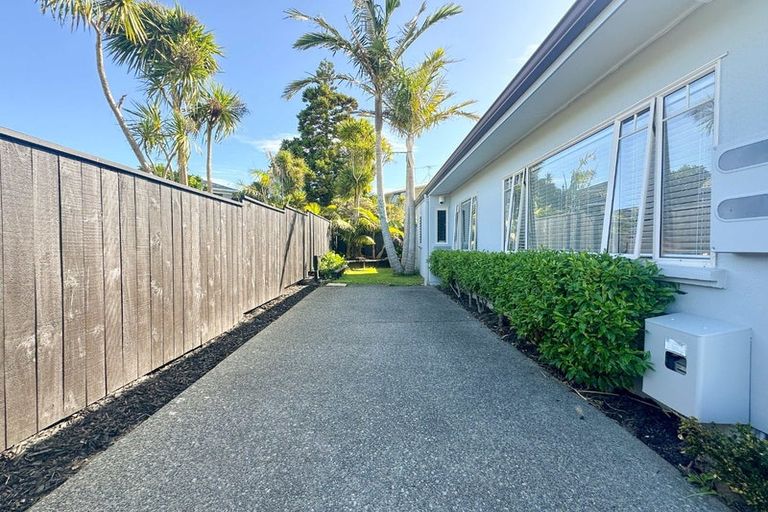 Photo of property in 1/12 Rodney Road, Northcote Point, Auckland, 0627