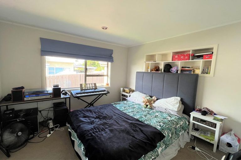 Photo of property in 10 Rene Place, Sunnyhills, Auckland, 2010