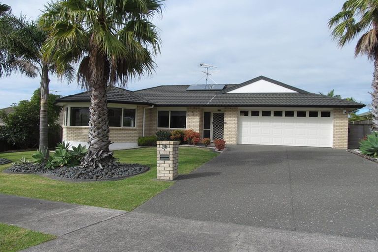 Photo of property in 11 Kath Hopper Drive, Orewa, 0931