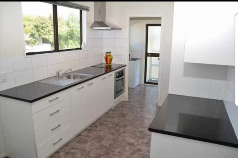 Photo of property in 2/70 Palmers Road, Clendon Park, Auckland, 2103