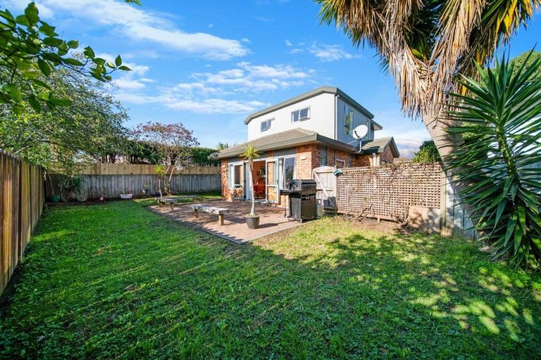 Photo of property in 2/363 Pakuranga Road, Pakuranga Heights, Auckland, 2010