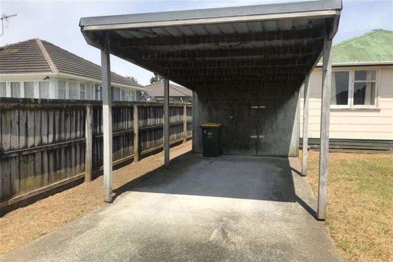 Photo of property in 1/82 Swaffield Road, Papatoetoe, Auckland, 2025