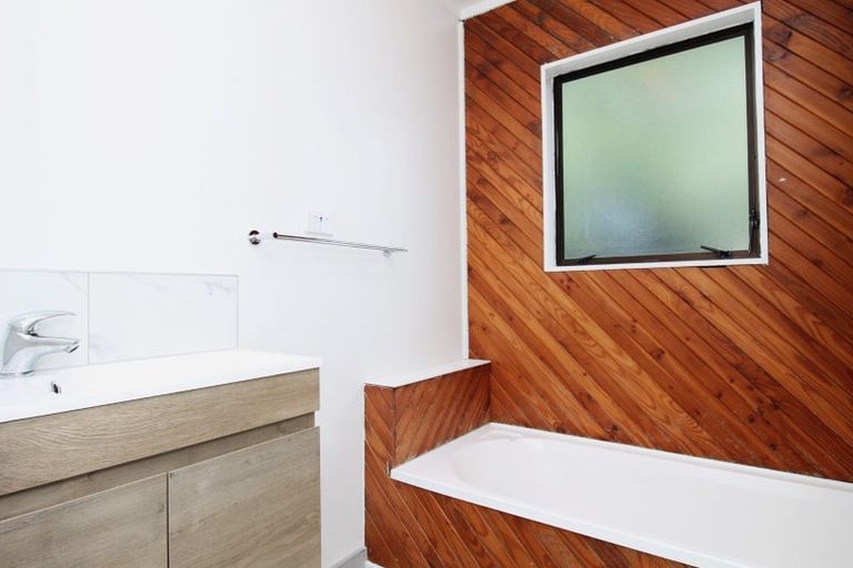 Photo of property in 35 Trevor Hosken Drive, Wiri, Auckland, 2104