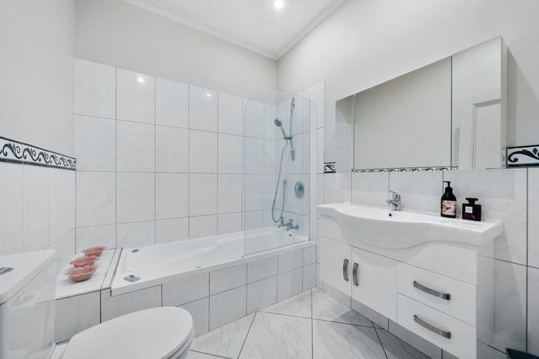 Photo of property in 34 Porritt Avenue, Mount Victoria, Wellington, 6011