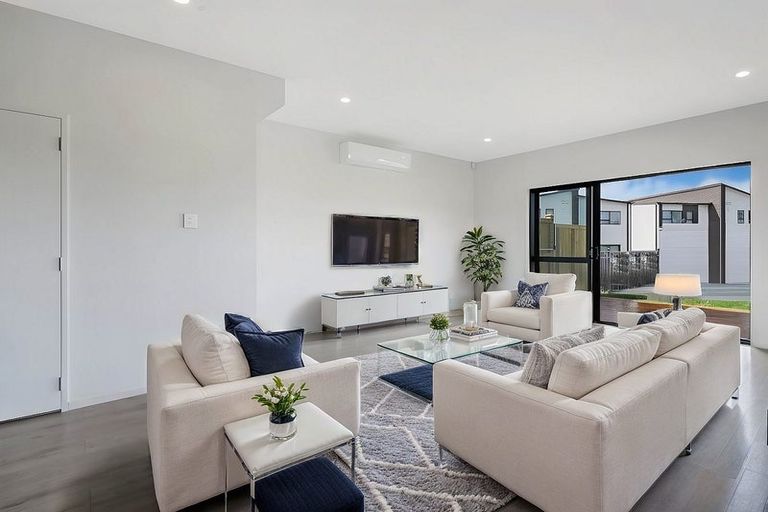 Photo of property in 2 Faithful Drive, Karaka, Papakura, 2113