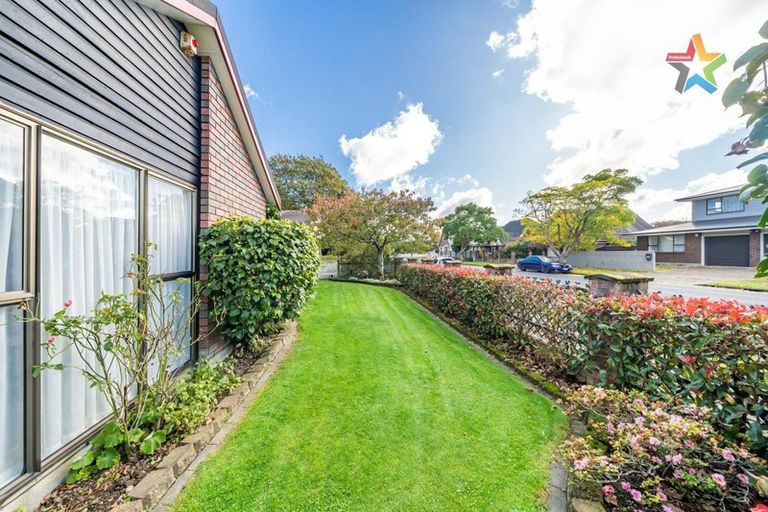 Photo of property in 22 Waddington Drive, Naenae, Lower Hutt, 5011