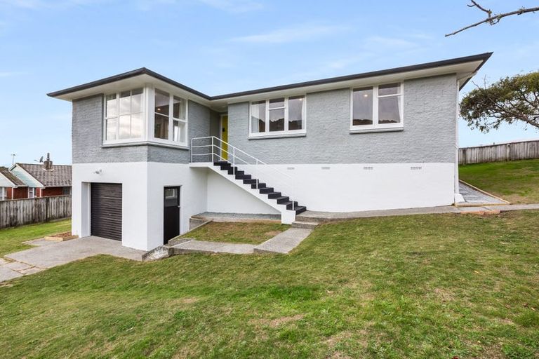 Photo of property in 1 Mahinawa Street, Takapuwahia, Porirua, 5022