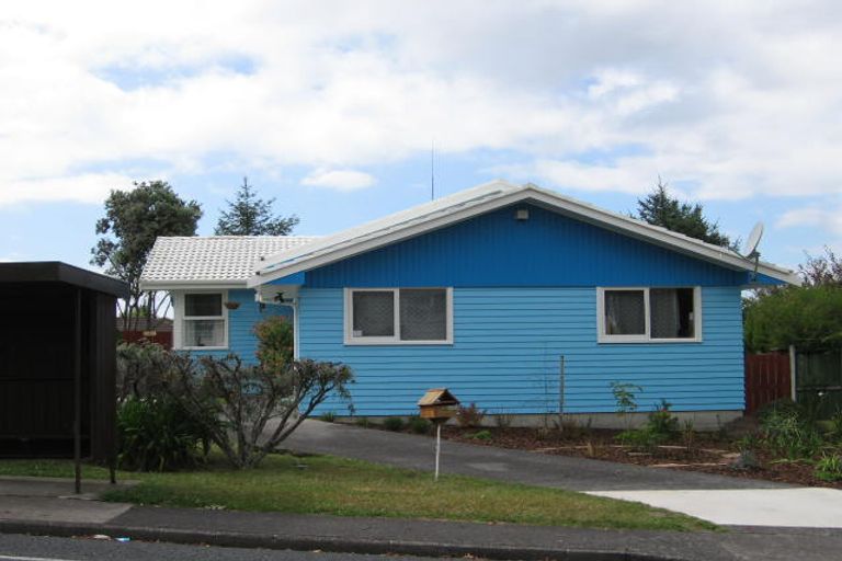 Photo of property in 72 Butterworth Drive, Glendene, Auckland, 0602