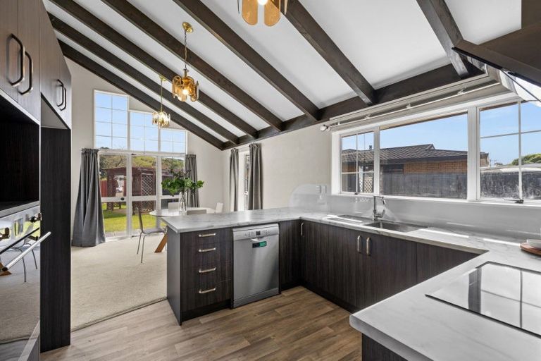 Photo of property in 11 Kotuku Place, Taradale, Napier, 4112