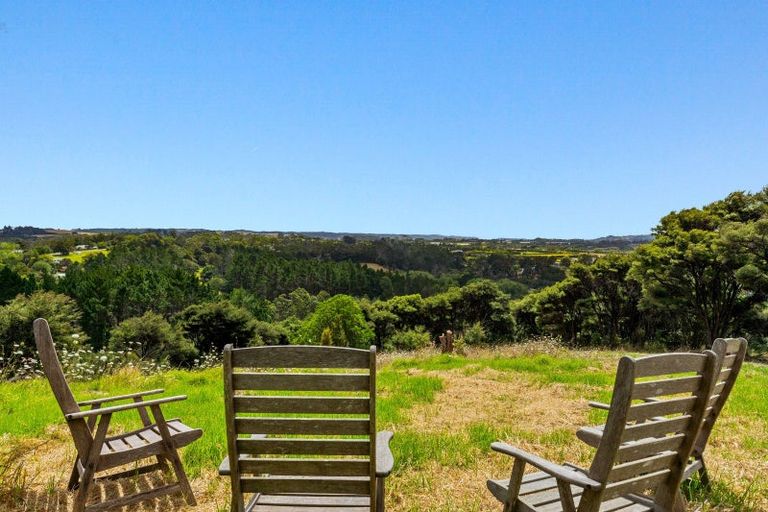 Photo of property in 379 Muriwai Road, Waimauku, 0881