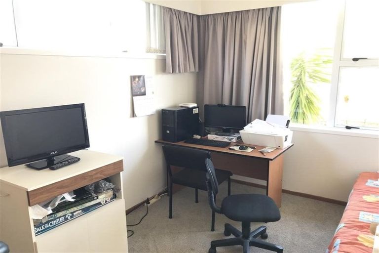 Photo of property in 61 Sheridan Drive, New Lynn, Auckland, 0600