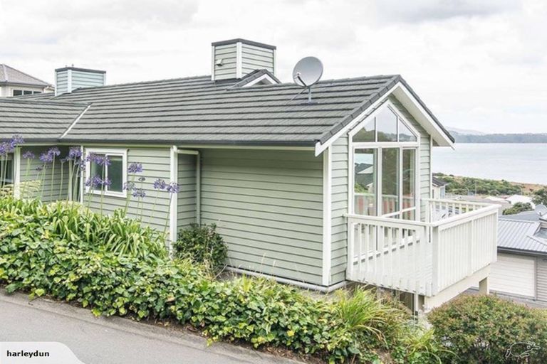 Photo of property in 16 Curnow Way, Kaiwharawhara, Wellington, 6035