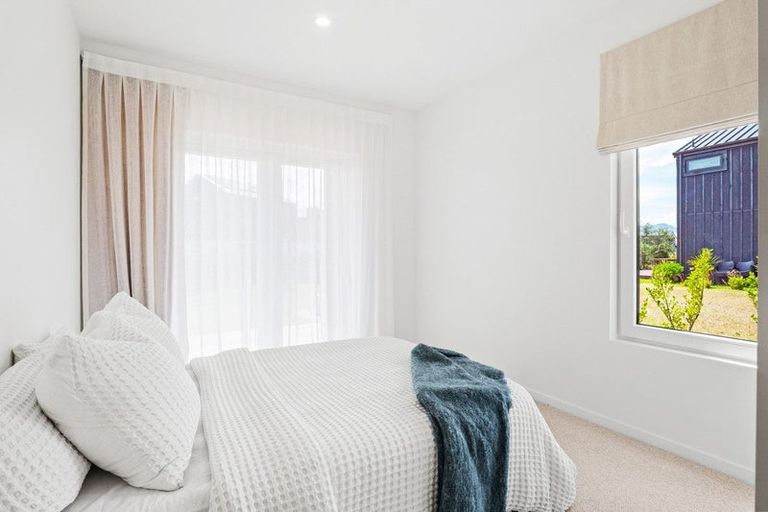 Photo of property in 22 Soudley Court, Jacks Point, Queenstown, 9371