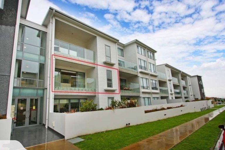 Photo of property in 1f/136 Stancombe Road, Flat Bush, Auckland, 2016