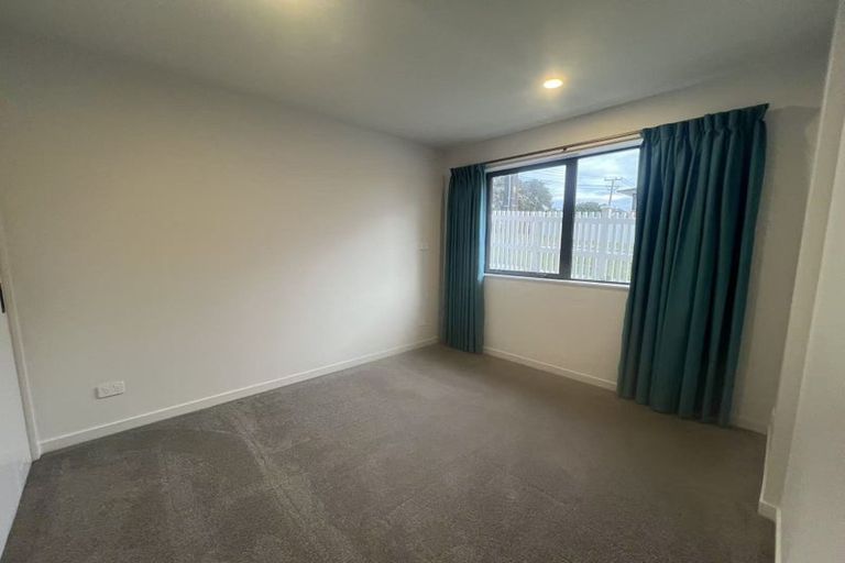 Photo of property in 1 Rae Road, Campbells Bay, Auckland, 0620