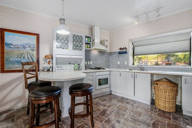 Photo of property in 1 Tapestry Grove, Silverstream, Upper Hutt, 5019