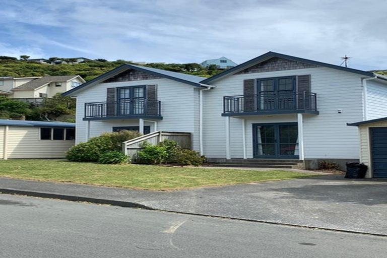 Photo of property in 9 Marjory Close, Broadmeadows, Wellington, 6035