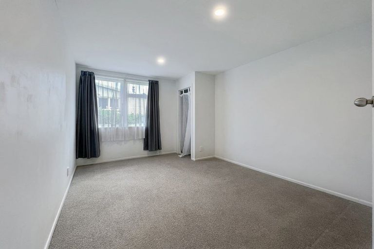 Photo of property in 126 Castor Crescent, Cannons Creek, Porirua, 5024