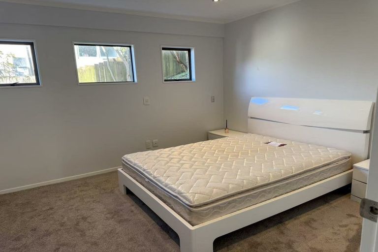 Photo of property in 2/18 Valley Road, Browns Bay, Auckland, 0630