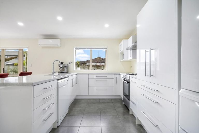 Photo of property in 36 Cate Road, Rototuna North, Hamilton, 3210