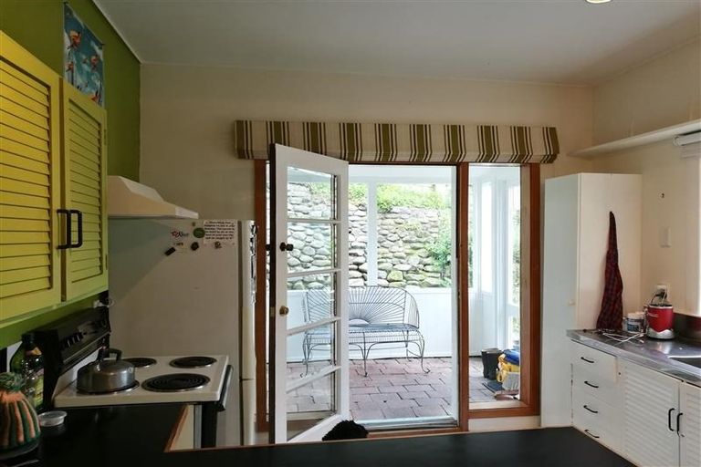 Photo of property in 4 Paisley Terrace, Karori, Wellington, 6012