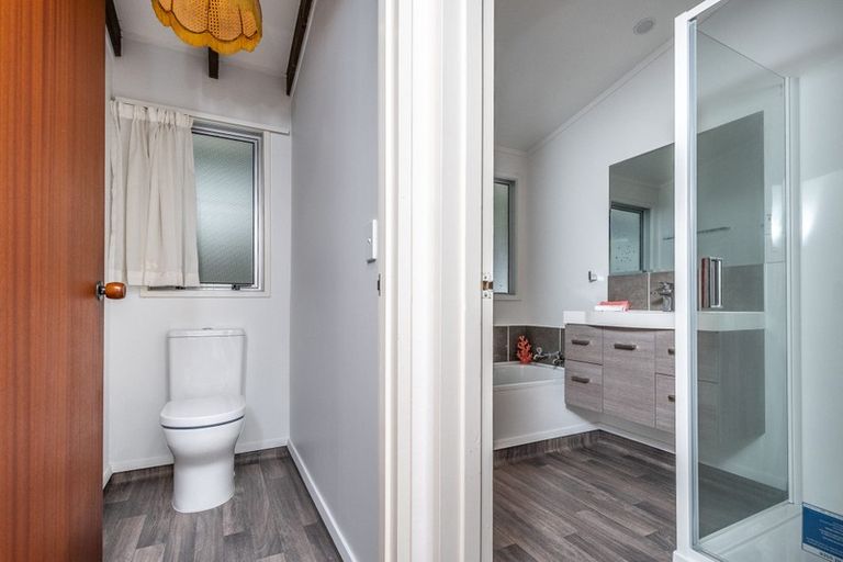 Photo of property in 7 Braemar Terrace, Johnsonville, Wellington, 6037