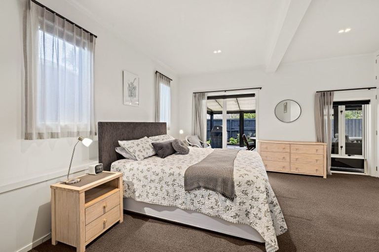 Photo of property in 4a Riverside Drive, Point Wells, 0986