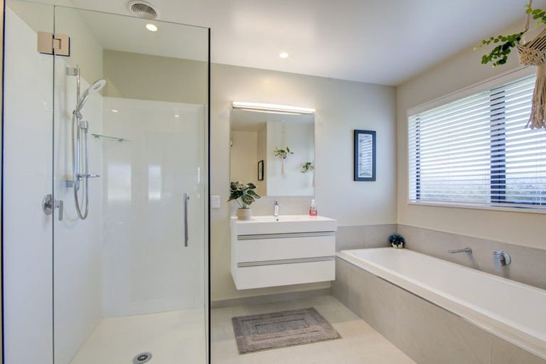 Photo of property in 10 Catchpole Place, Woodend, 7610