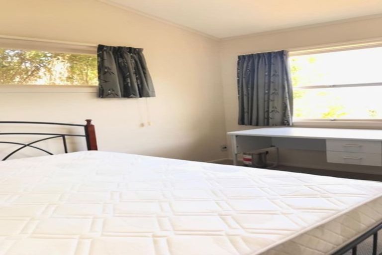 Photo of property in 30 William Souter Street, Forrest Hill, Auckland, 0620