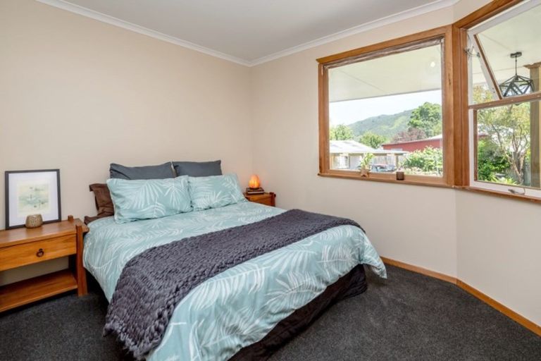 Photo of property in 9 Card Crescent, Featherston, 5710