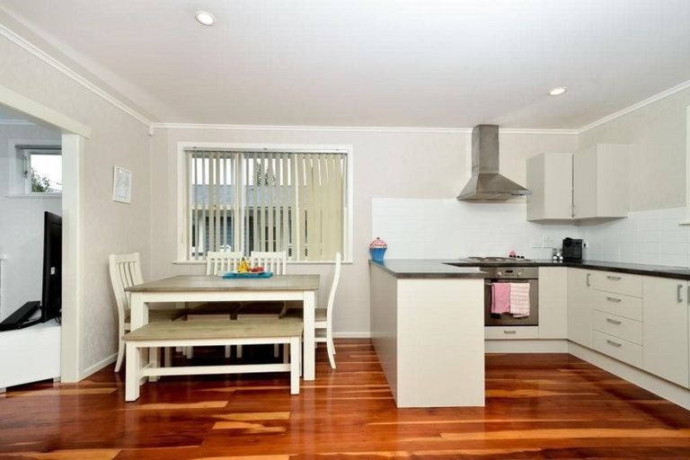 Photo of property in 74 Pooks Road, Ranui, Auckland, 0612