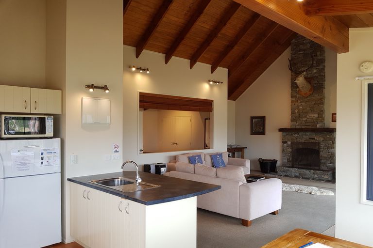 Photo of property in 19 Hamilton Drive, Lake Tekapo, 7999