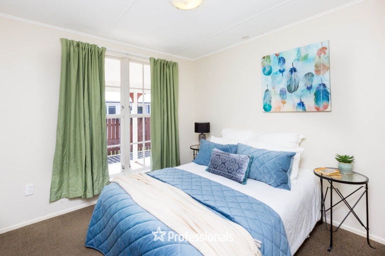 Photo of property in 35 Tacoma Drive, Totara Park, Upper Hutt, 5018