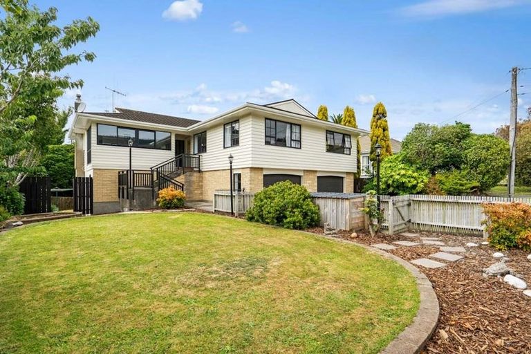 Photo of property in 25 Ngatitoa Street, Tawa, Wellington, 5028