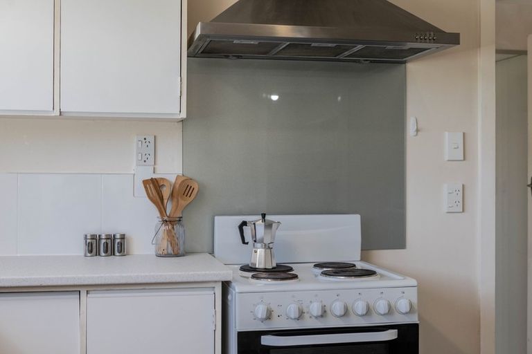 Photo of property in 10 Black Rock Road, Newlands, Wellington, 6037